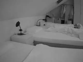 Camsoda Sex Cam of voyeurcam-julmodels-bed-4