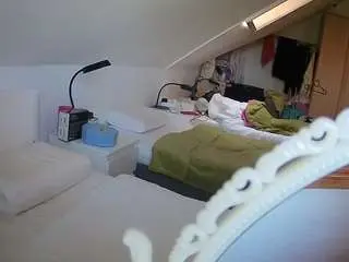 Camsoda Private Sex Chat of voyeurcam-julmodels-bed-4
