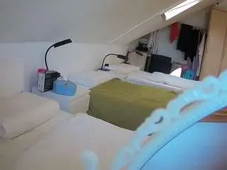 Camsoda Nude Webcam of voyeurcam-julmodels-bed-4