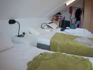 Camsoda Private Sex Chat of voyeurcam-julmodels-bed-4