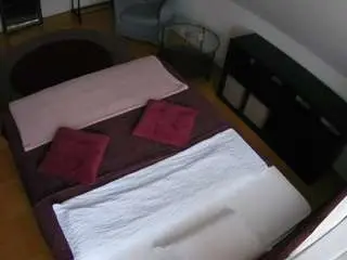 Camsoda Live Porn of voyeurcam-julmodels-whitebed-2