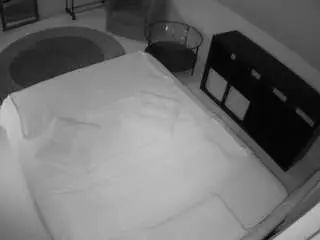 Camsoda Nude Webcam of voyeurcam-julmodels-whitebed-2