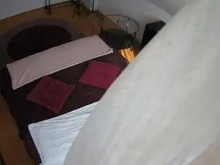 Camsoda Sex Chat of voyeurcam-julmodels-whitebed-2