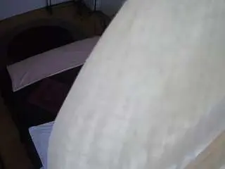 Camsoda Free Porn Cam of voyeurcam-julmodels-whitebed-2
