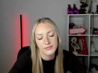 Camsoda Free Porn Cam of evelynblond