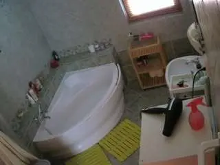 Camsoda Sex Chat of voyeurcam-julmodels-bath-1st-2