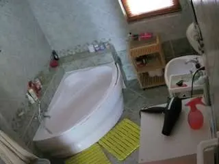 Camsoda Adult Video Chat of voyeurcam-julmodels-bath-1st-2