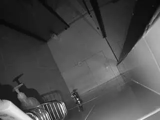 Camsoda Private Sex Chat of voyeurcam-jb-shower-2