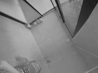 Camsoda Free Porn Cam of voyeurcam-jb-shower-2