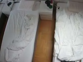 Camsoda Sex Chat of voyeurcam-julmodels-bed-5