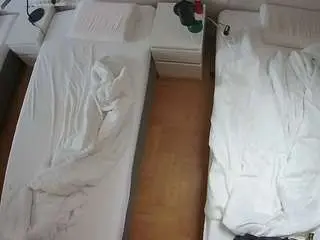 Camsoda Live Sex Cam of voyeurcam-julmodels-bed-5