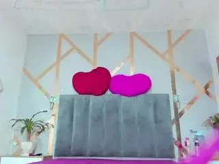 Camsoda Best live sex cam show of carolinee-torres