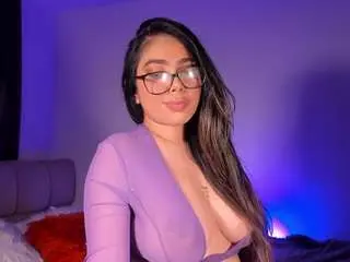 Camsoda Nude Webcam of alexaadamss