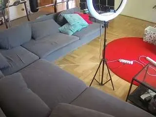 Camsoda Adult Webcam of voyeurcam-julmodels-living-3