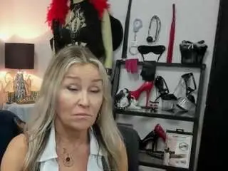Camsoda Free Porn Cam of luxcrystal