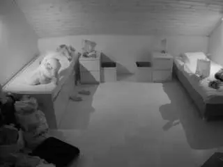Camsoda Sex Chat of voyeurcam-julmodels-greybed-3