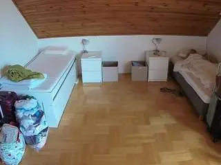 Camsoda Nude Webcam of voyeurcam-julmodels-greybed-3