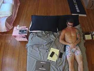 Camsoda Nude Webcam of voyeurcam-celticiron-01