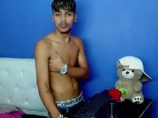 Camsoda Free Porn Cam of angel-foxxx