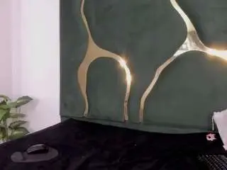 Camsoda Nude Webcam of milapetiteasm