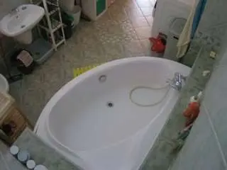 Camsoda Adult Video Chat of voyeurcam-julmodels-bath-1st-1