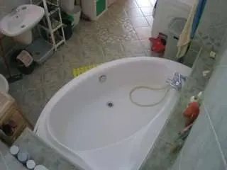 Camsoda Best Webcam of voyeurcam-julmodels-bath-1st-1