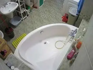 Camsoda Sex Chat of voyeurcam-julmodels-bath-1st-1