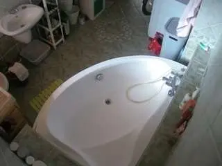 Camsoda Nude Webcam of voyeurcam-julmodels-bath-1st-1