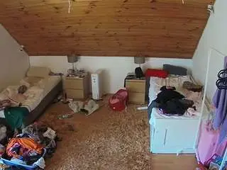 Camsoda Live Porn of voyeurcam-julmodels-whitebed-3