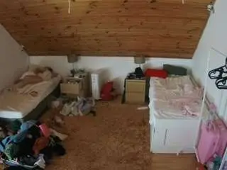 Camsoda Live Sex Cam of voyeurcam-julmodels-whitebed-3