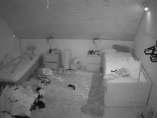 Camsoda Free Live Porn of voyeurcam-julmodels-whitebed-3