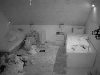 Camsoda Free Live Porn of voyeurcam-julmodels-whitebed-3