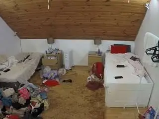 Camsoda Private Sex Chat of voyeurcam-julmodels-whitebed-3