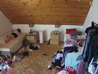 Camsoda Live Sex of voyeurcam-julmodels-whitebed-3