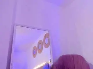 Camsoda Nude Webcam of isabella-monroe