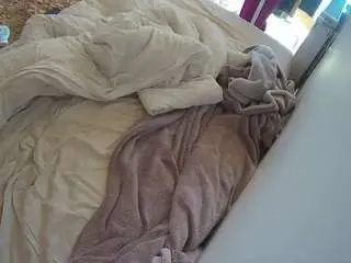 Camsoda Best Webcam of voyeurcam-julmodels-whitebed-4