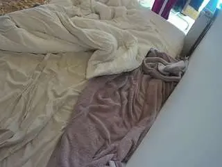 Camsoda Adult Webcams of voyeurcam-julmodels-whitebed-4