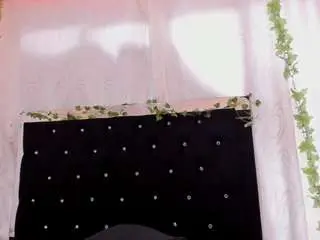 Camsoda Sex Cam of cloeesaenz