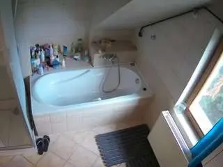Camsoda Free Live Porn of voyeurcam-julmodels-bath-2nd-1