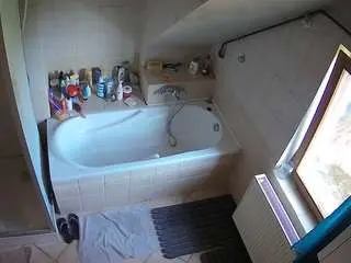 Camsoda Free Live Porn of voyeurcam-julmodels-bath-2nd-1