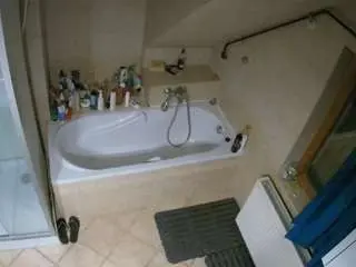 Camsoda Free Live Porn of voyeurcam-julmodels-bath-2nd-1