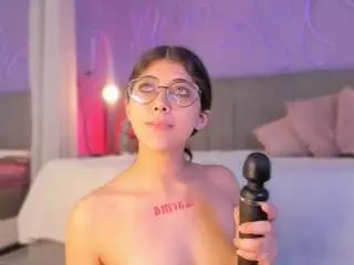 Camsoda Adult Webcams of corinne-benson