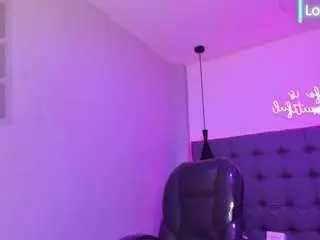 Camsoda Adult Webcams of scarletcherry18