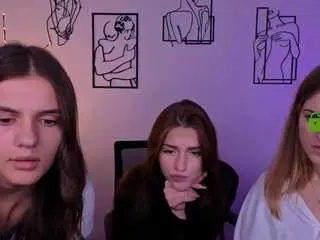 Camsoda Adult Webcams of naomi-perl