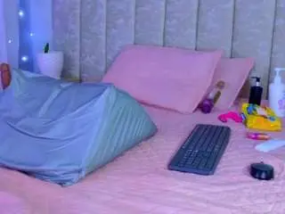 Camsoda Nude Webcam of carol-jc