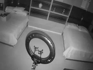 Camsoda Sex Chat of voyeurcam-casa-salsa-versus-room