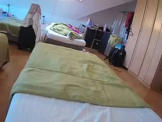Camsoda Adult Webcams of voyeurcam-julmodels-bed-1