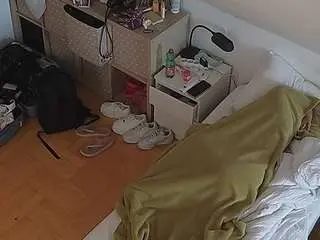 Camsoda Nude Webcam of voyeurcam-julmodels-bed-7