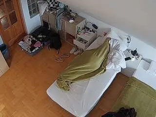 Camsoda Adult Webcams of voyeurcam-julmodels-bed-7