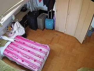 Camsoda Nude Webcam of voyeurcam-julmodels-bed-7
